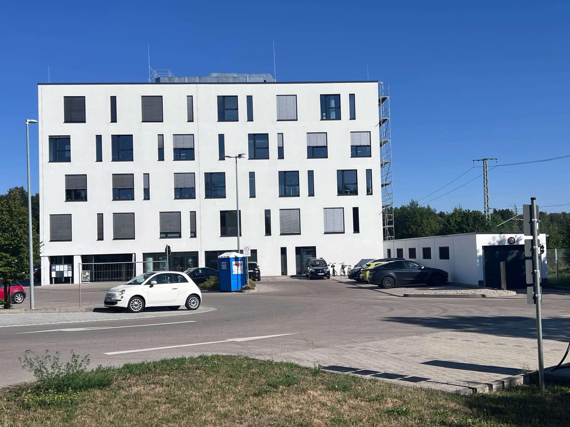Geschäftshaus mit Tiefgarage Buxheim – Stahlbetonbau